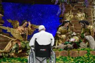 7-Às delegações de Sutrio, de Rosello e da Guatemala que ofereceram a Árvore de Natal e os dois presépios 