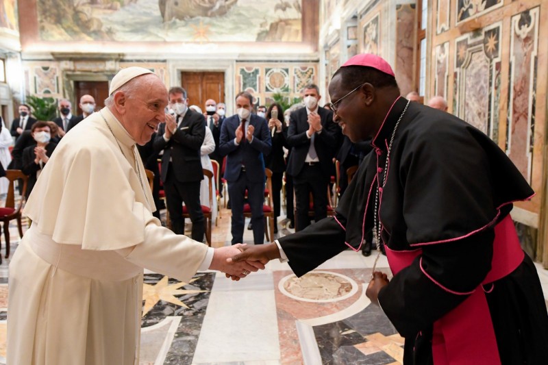 El Papa saluda a los voluntarios de 'Tengo sed'