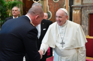 5-Ai Dirigenti e al Personale dell'Ispettorato di Pubblica Sicurezza presso il Vaticano