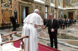 4-Aux participants de la rencontre promue par le Consortium international des médias catholiques "Catholic fact-checking" 