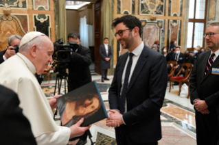 6-Aux participants de la rencontre promue par le Consortium international des médias catholiques "Catholic fact-checking" 