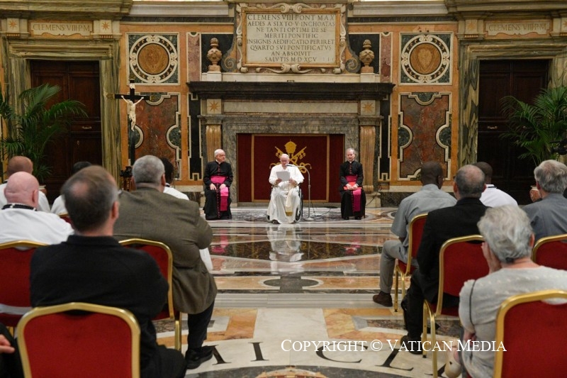 1-Aux Participants au Chapitre g&eacute;n&eacute;ral des Missionnaires d'Afrique (P&egrave;res Blancs)
