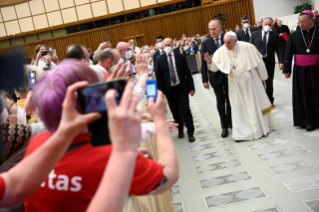 8-A um grupo de peregrinos da Diocese de Lodz, Polônia 