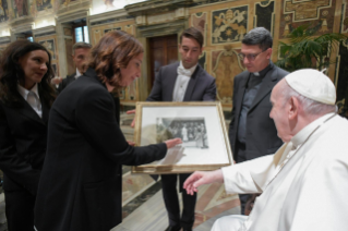 4-Ai  Membri del Pontificio Istituto Missioni Estere (P.I.M.E.), in occasione dei 150 anni della Rivista "Mondo e Missione"