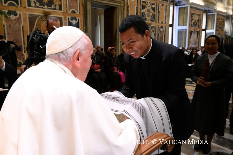 5-A Sacerdoti, Religiosi e Religiose del Madagascar residenti in Roma