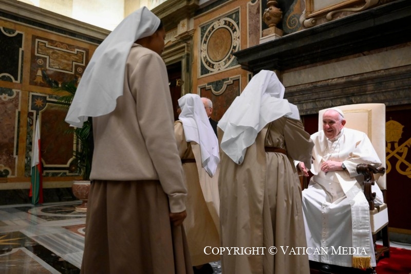 6-A Sacerdoti, Religiosi e Religiose del Madagascar residenti in Roma