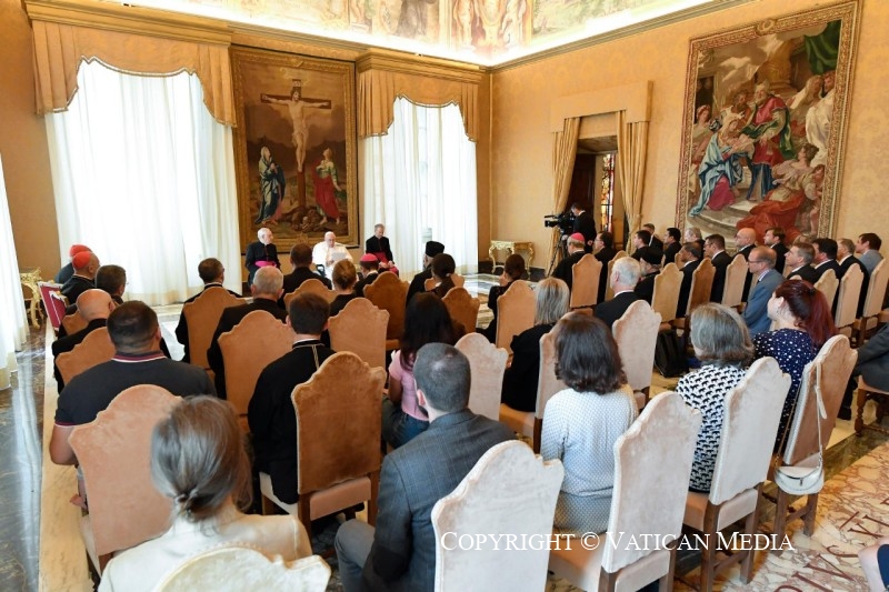 6-Aux participants &agrave; l'Assembl&eacute;e de la R&eacute;union des &OElig;uvres d'aide aux &Eacute;glises orientales (ROACO)
