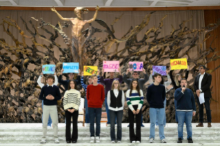 9-Agli studenti partecipanti all’Incontro per l’educazione alla pace e alla cura