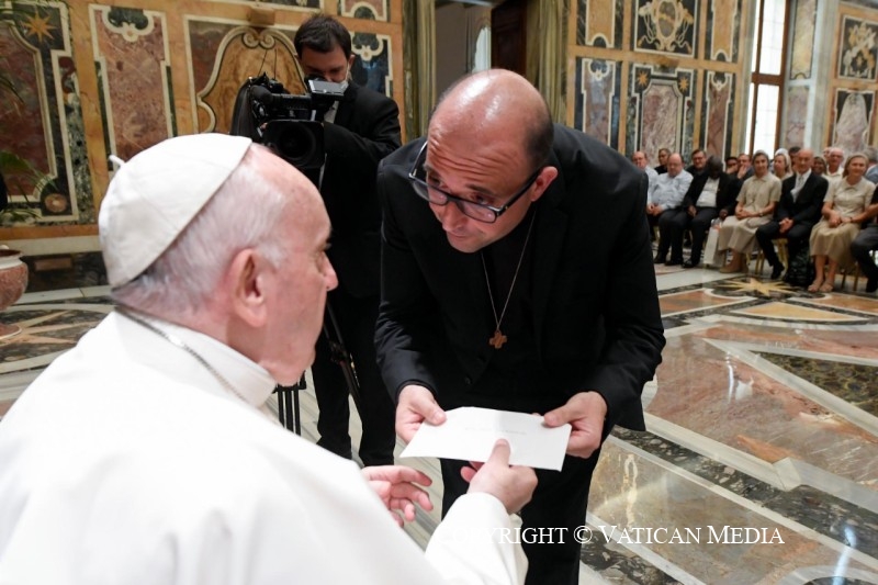 Aos participantes dos Capítulos Gerais dos Pobres Servos e das Pobres Servas da Divina