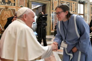 1-Ai Partecipanti al Simposio promosso dalla Associazione "Fiat": "Sulle orme del Cardinale Suenens - Lo Spirito Santo, Maria e la Chiesa"