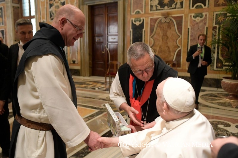 1-Aos membros do "Village de Fran&ccedil;ois" 