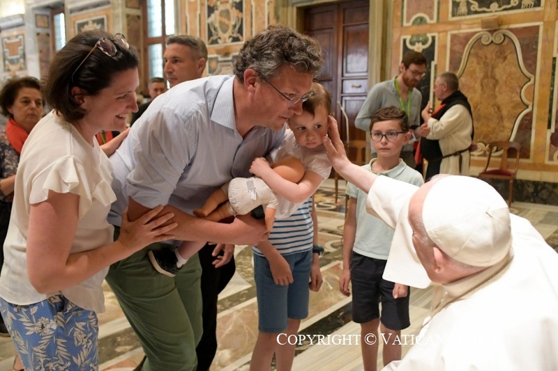 4-Aos membros do "Village de Fran&ccedil;ois" 