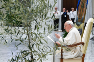 10-A los participantes en el Encuentro promovido por el Servicio Internacional de la Renovación Carismática Católica (Catholic Charismatic Renewal International Service - CHARIS) 