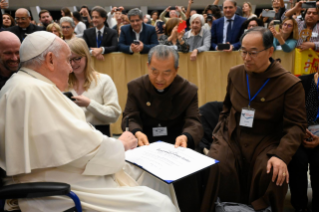 15-A los participantes en el Encuentro promovido por el Servicio Internacional de la Renovación Carismática Católica (Catholic Charismatic Renewal International Service - CHARIS) 