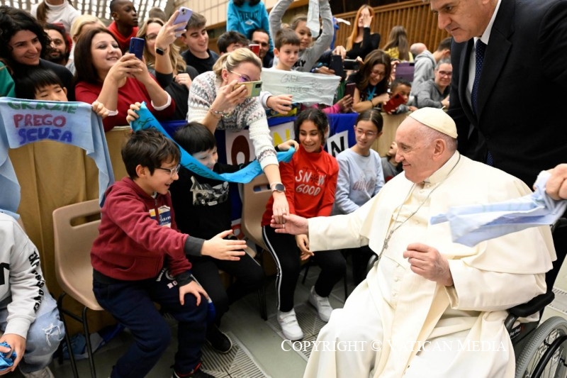 El Papa, con los niños de la Comunidad papa Juan XXIII