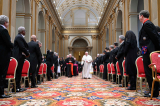 4-Aux membres du Corps diplomatique accrédité auprès du Saint-Siège pour la présentation des vœux pour la nouvelle année