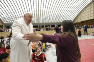 8-Ai Bambini assistiti dal Dispensario Santa Marta