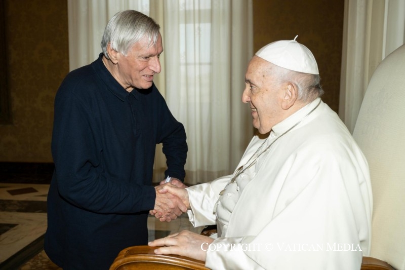 El Papa, con Luigi Ciotti