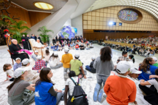 2-« Les enfants rencontrent le Pape. Apprenons des enfants »