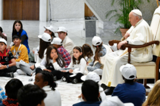 5-« Les enfants rencontrent le Pape. Apprenons des enfants »