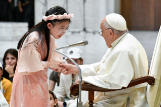 11-« Les enfants rencontrent le Pape. Apprenons des enfants »