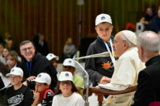 16-« Les enfants rencontrent le Pape. Apprenons des enfants »