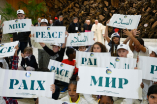 32-“Los niños encuentran el Papa - Aprendamos de los niños y niñas” 