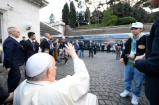 35-“Los niños encuentran el Papa - Aprendamos de los niños y niñas” 