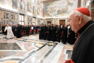 1-A los Dependientes de la Farmacia Vaticana con motivo del 150° aniversario de la fundación