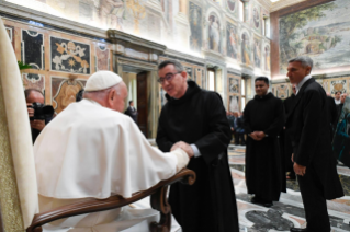 9-A los Dependientes de la Farmacia Vaticana con motivo del 150° aniversario de la fundación