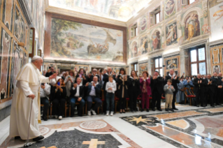 5-A un grupo de la Pequeña Casa de Misericordia de Gela (Caltanissetta) 