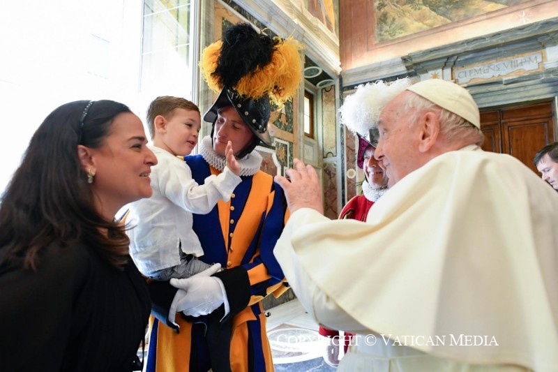 Le Pape à la Garde suisse: "votre mission, un chemin pour témoigner de votre foi" Cq5dam.web.800.800