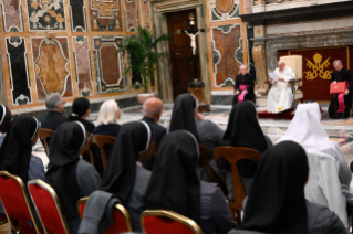 4-Aux participants au Chapitre général des Petites Sœurs Missionnaires de la Charité (Don Orione) 