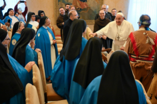 14-Aux participants au Congrès organisé par l'Académie pontificale mariale internationale 