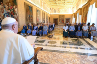 4-A las Participantes en el Capítulo General de las Hermanitas de Jesús 