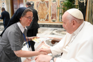 5-Aos participantes na Assembleia Geral das Pontifícias Obras Missionárias 