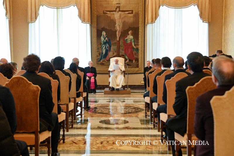 4-Aos membros da Associa&ccedil;&atilde;o de Esportes amadores do Vaticano