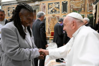 17-Meeting of Pope Francis with Comedians