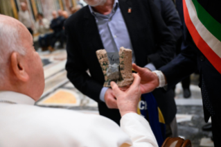 1-An eine Delegation der Diözese Belluno-Feltre zum 60. Jahrestag der Katastrophe des Vajont 