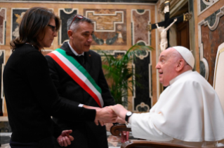2-An eine Delegation der Diözese Belluno-Feltre zum 60. Jahrestag der Katastrophe des Vajont 