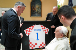 1-Alla Nazionale di Calcio della Croazia