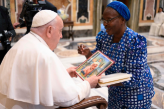2-Ai Partecipanti ai Capitoli Generali dei seguenti Istituti: Società delle Divine Vocazioni (Vocazionisti), Suore della Presentazione di Maria Santissima al Tempio, Società del Sacro Cuore, Suore Domenicane Missionarie di San Sisto
