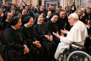 10-Ai Partecipanti ai Capitoli Generali dei seguenti Istituti: Società delle Divine Vocazioni (Vocazionisti), Suore della Presentazione di Maria Santissima al Tempio, Società del Sacro Cuore, Suore Domenicane Missionarie di San Sisto