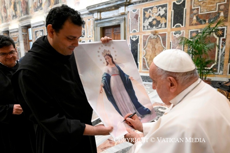 1-To the Participants in the Chapters of: Clerics of Saint Viator, Clerics Regular Minor, Minims, Augustinian Sisters of Divine Love, Reparatrix Sisters of the Sacred Heart and in the Provincial Chapter of the Province of Christ the King of the Missionary Sisters of Saint Anthony Mary Claret 