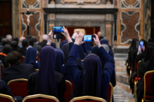 8-Ai Partecipanti ai Capitoli Generali delle seguenti Congregazioni Religiose: Ordine dei Minimi, Ordine dei Chierici Regolari Minori, Chierici di San Viatore, Missionarie di S. Antonio Maria Claret,  Suore Riparatrici del Sacro Cuore, Suore Agostiniane del Divino Amore