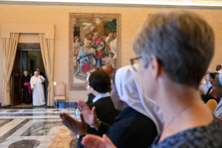 9-Aux participants aux Chapitres généraux des Frères et Sœurs de la Congrégation des Sacrés-Cœurs de Jésus et Marie (Picpus) et des Sœurs du Divin Sauveurs 