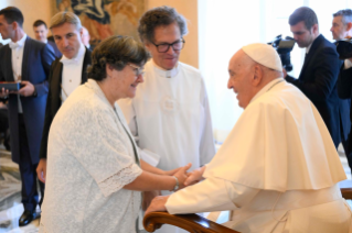 10-Aux participants aux Chapitres généraux des Frères et Sœurs de la Congrégation des Sacrés-Cœurs de Jésus et Marie (Picpus) et des Sœurs du Divin Sauveurs 