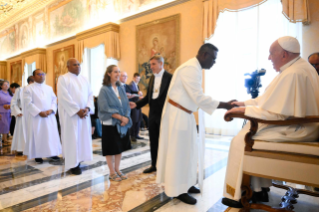 7-Aux participants aux Chapitres généraux des Frères et Sœurs de la Congrégation des Sacrés-Cœurs de Jésus et Marie (Picpus) et des Sœurs du Divin Sauveurs 