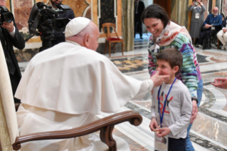 4-Aux participants aux Chapitres généraux des Fils de la Charité Canossiens et des Frères de Saint-Gabriel 
