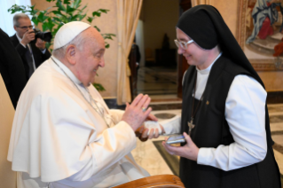 2-A las Hermanas Carmelitas Mensajeras del Espíritu Santo